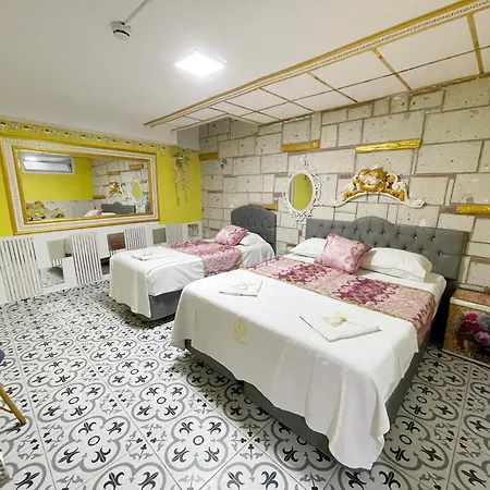 Lamur Hotel